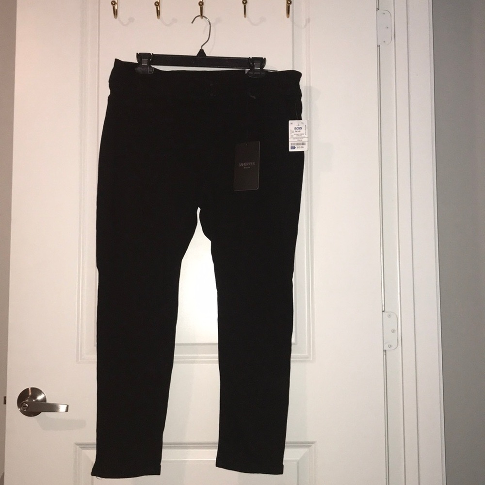 Black denim ankle jeans